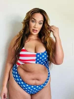 Nia Jax-Lina Fanene