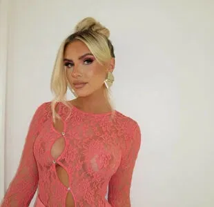 Chloe Burrows