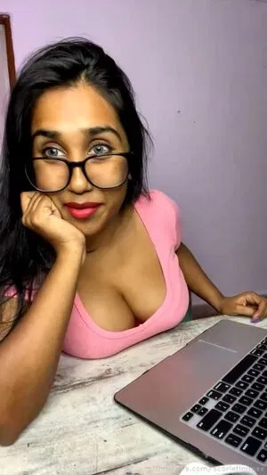 Scarlett M Rose
