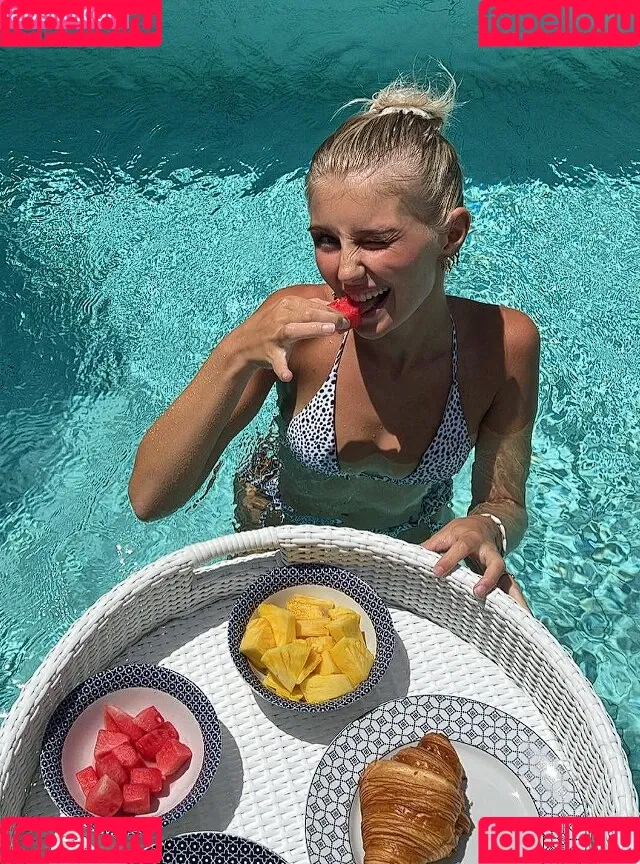 Elena Zoe Onlyfans Photo Gallery 