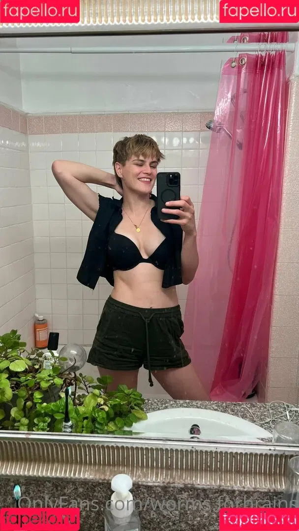 worms.forbrains Onlyfans Photo Gallery 