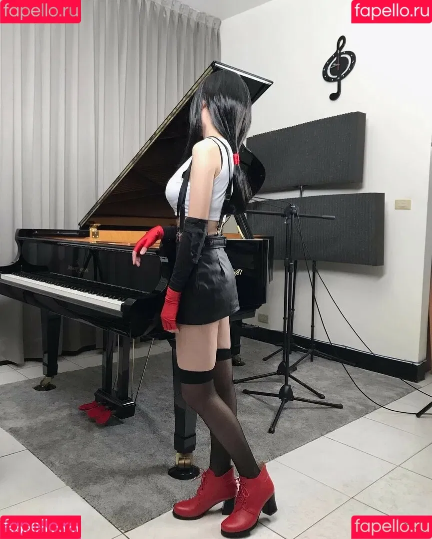 Ru’s Piano Onlyfans Photo Gallery 