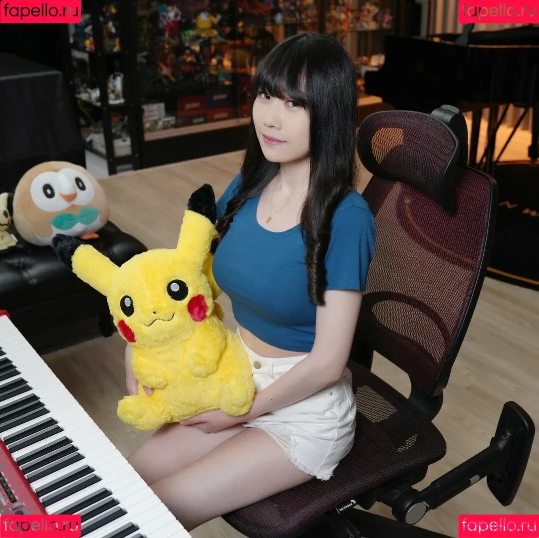 Ru’s Piano Onlyfans Photo Gallery 