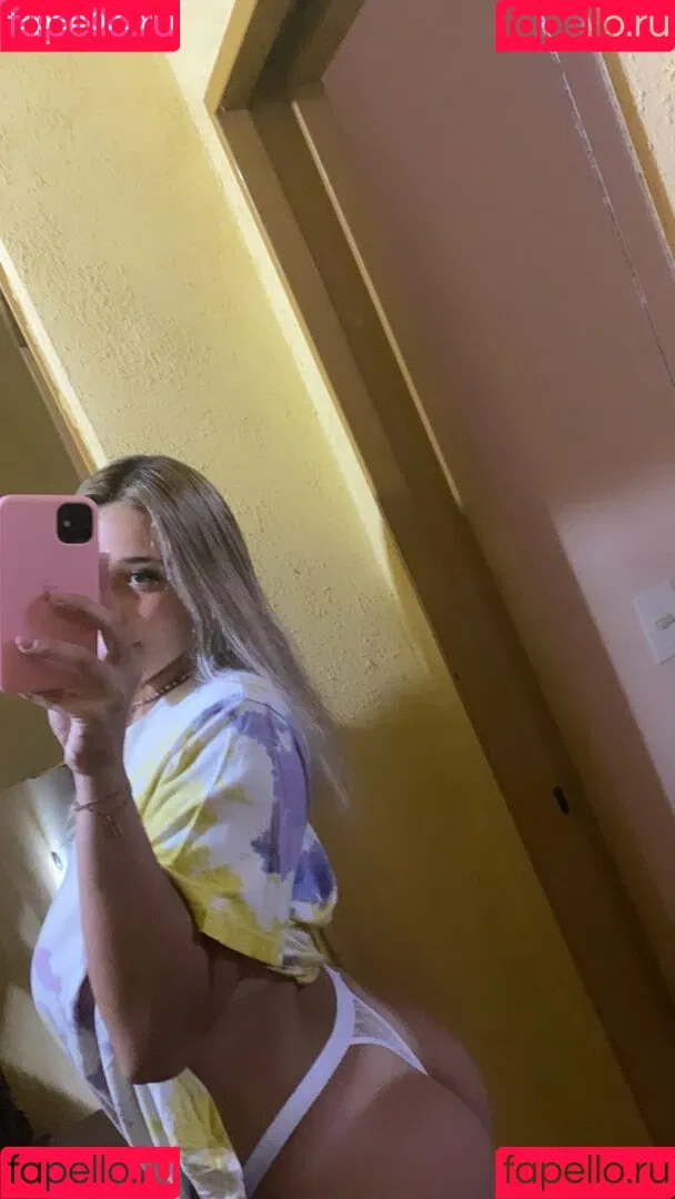 Yami Sanchez Onlyfans Photo Gallery 