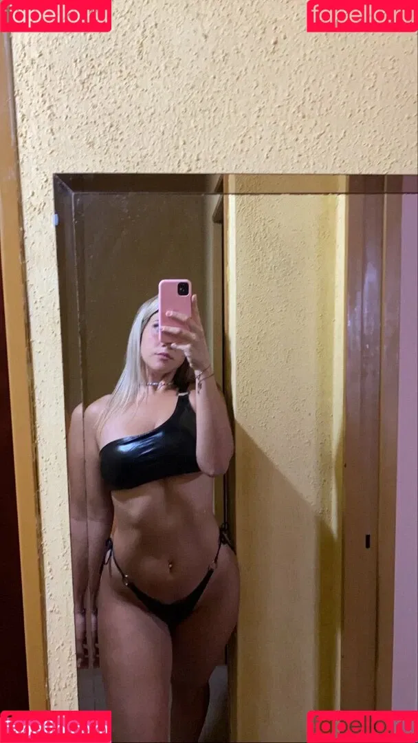 Yami Sanchez Onlyfans Photo Gallery 