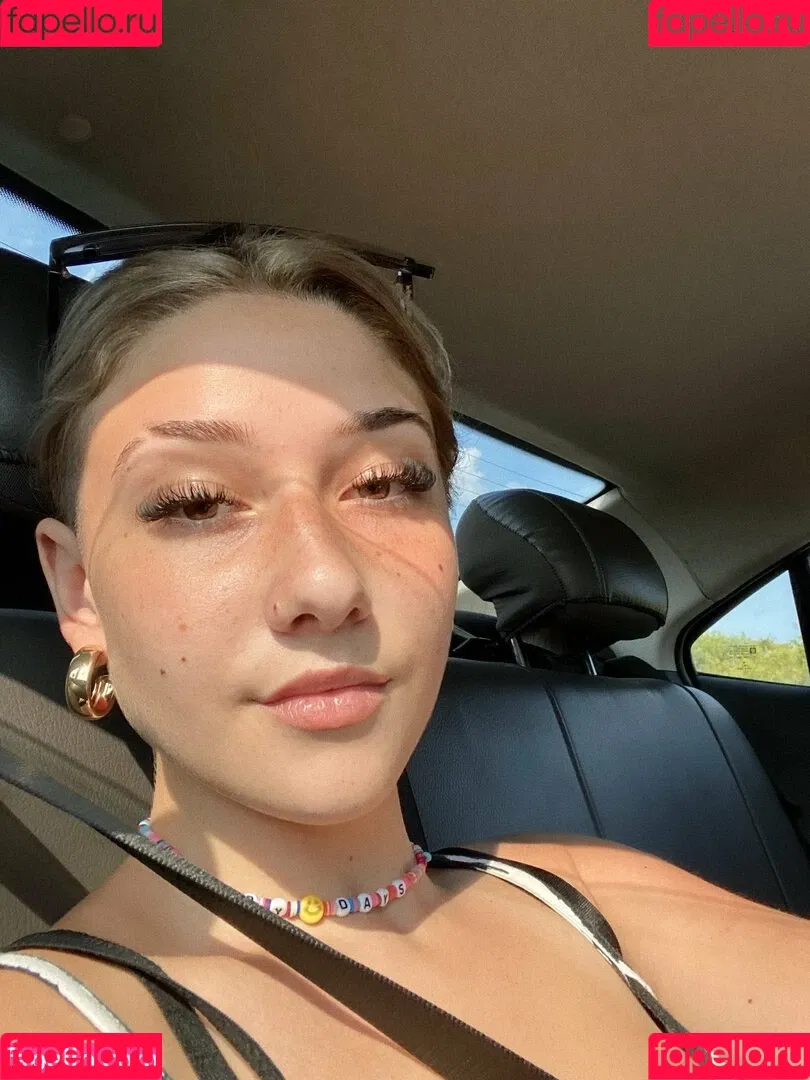 Yami Sanchez Onlyfans Photo Gallery 
