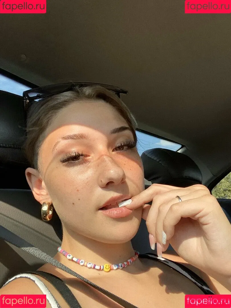 Yami Sanchez Onlyfans Photo Gallery 