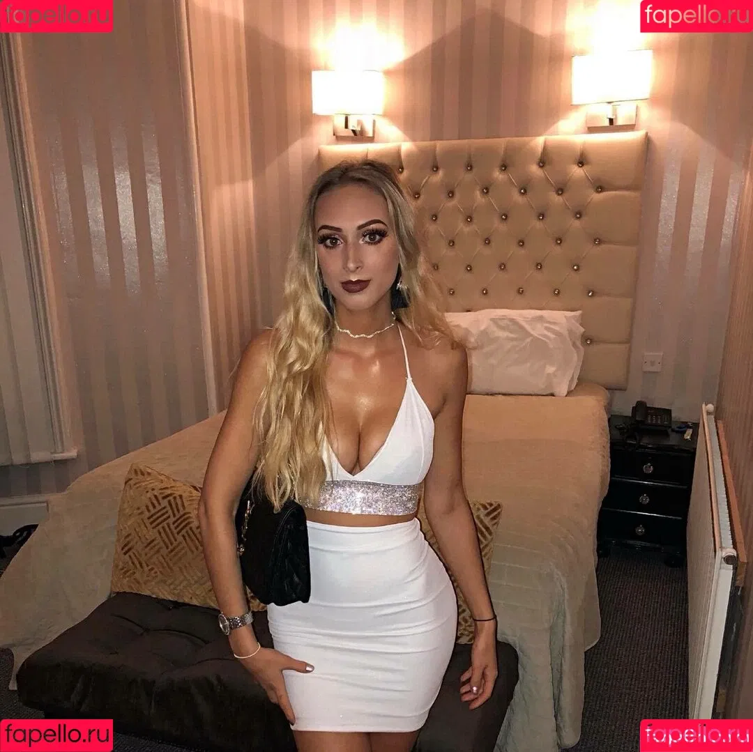 Holly Flintham Onlyfans Photo Gallery 