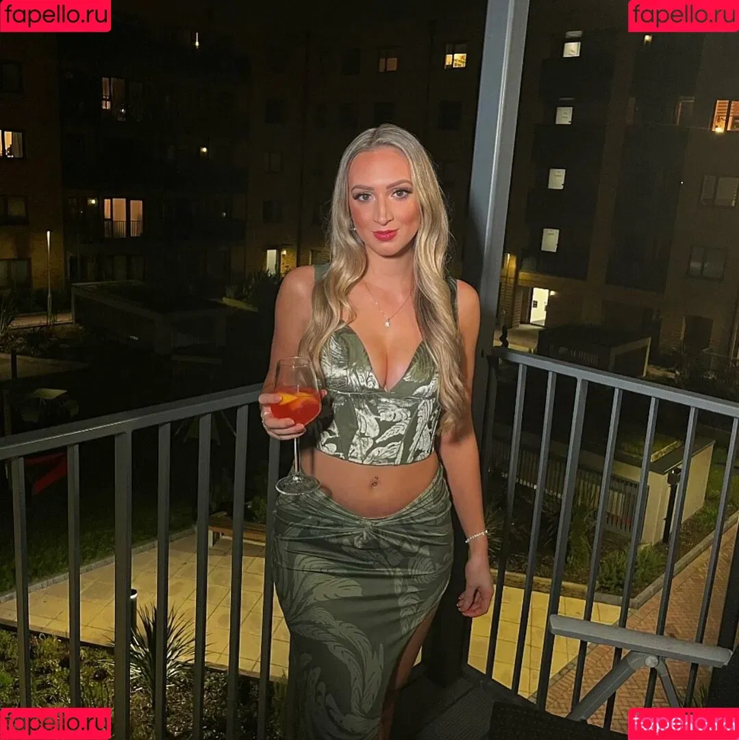 Holly Flintham Onlyfans Photo Gallery 