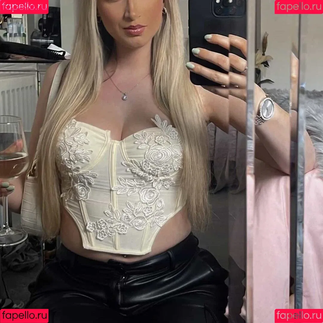 Holly Flintham Onlyfans Photo Gallery 