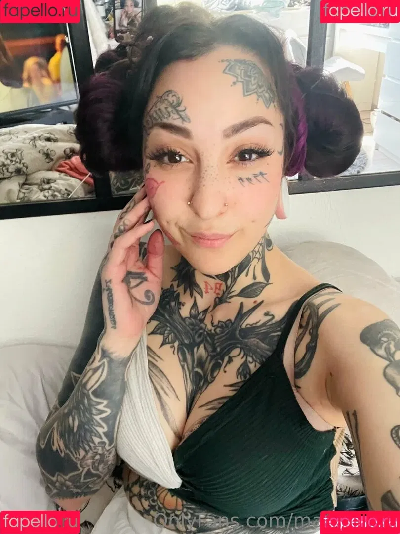 Marry Boeh Onlyfans Photo Gallery 