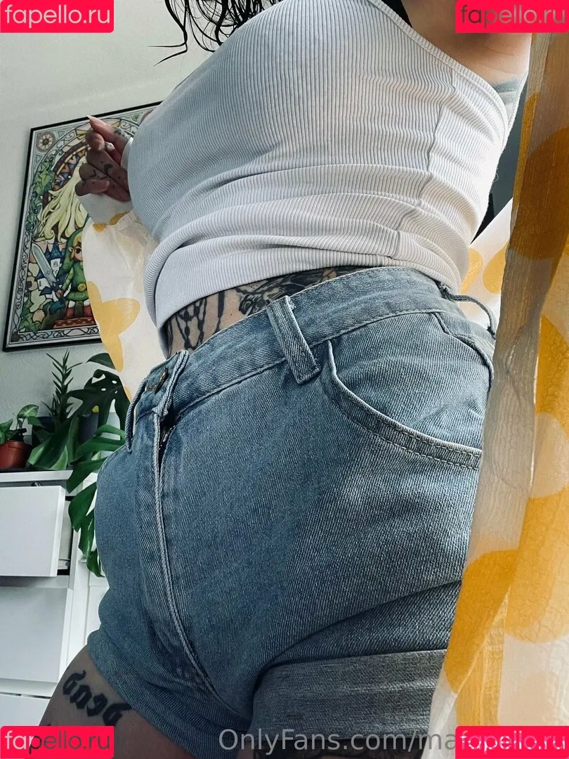 Marry Boeh Onlyfans Photo Gallery 