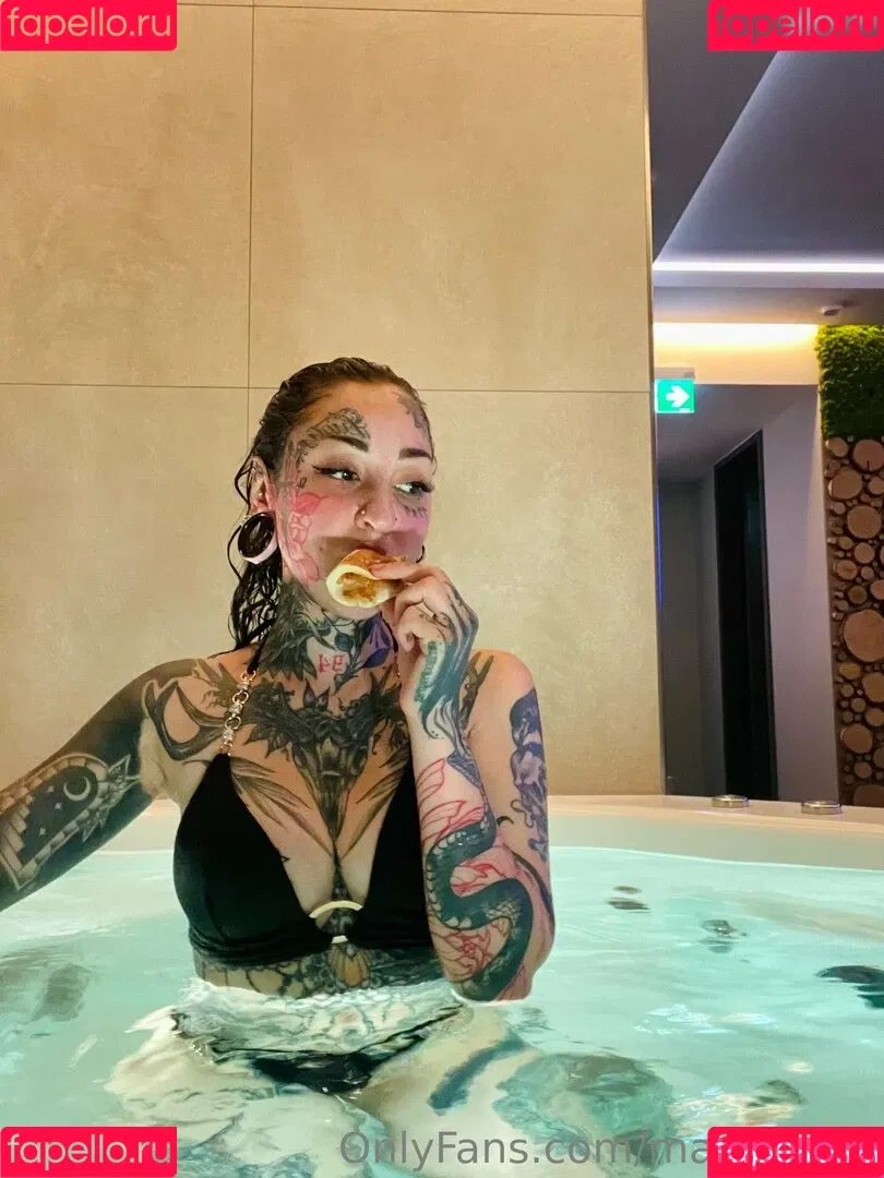 Marry Boeh Onlyfans Photo Gallery 