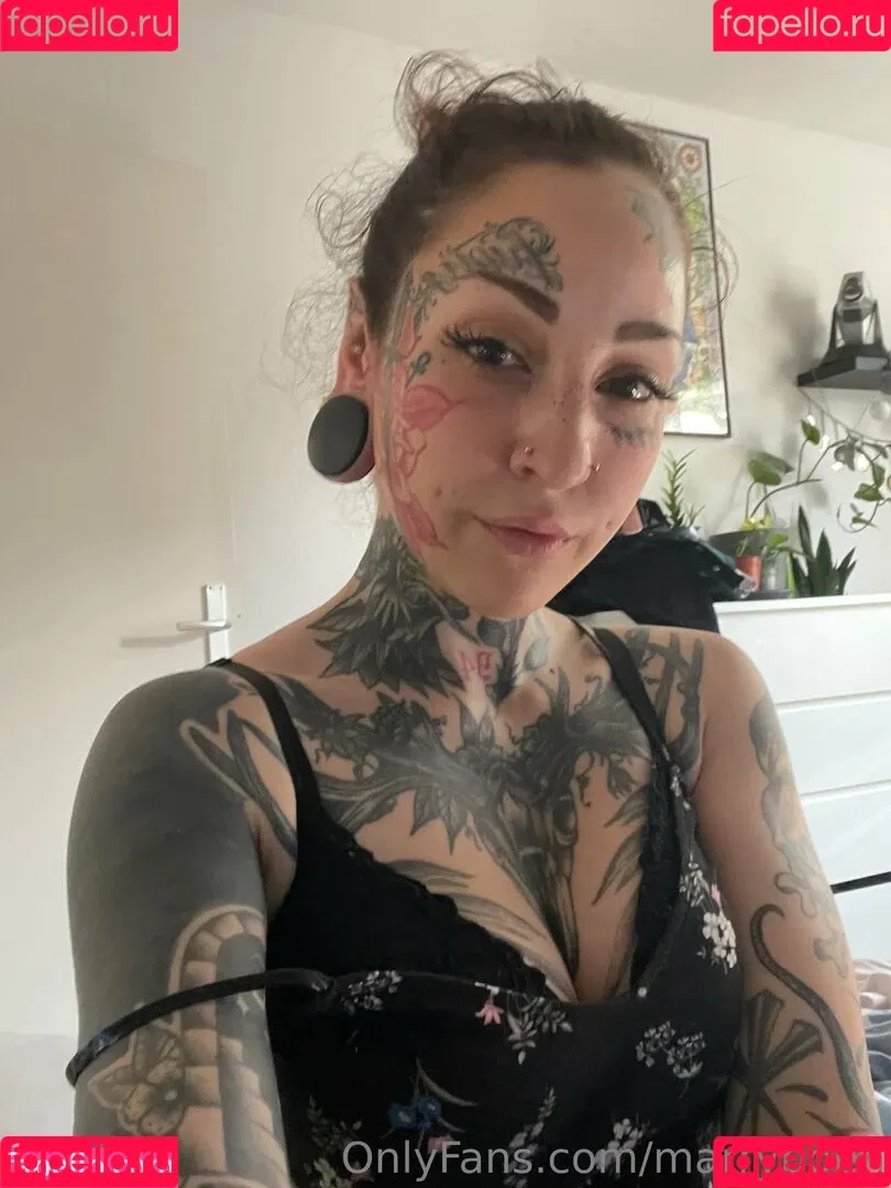 Marry Boeh Onlyfans Photo Gallery 