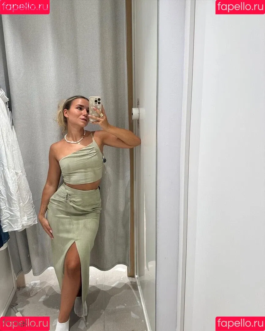 Alina Wachinger Onlyfans Photo Gallery 