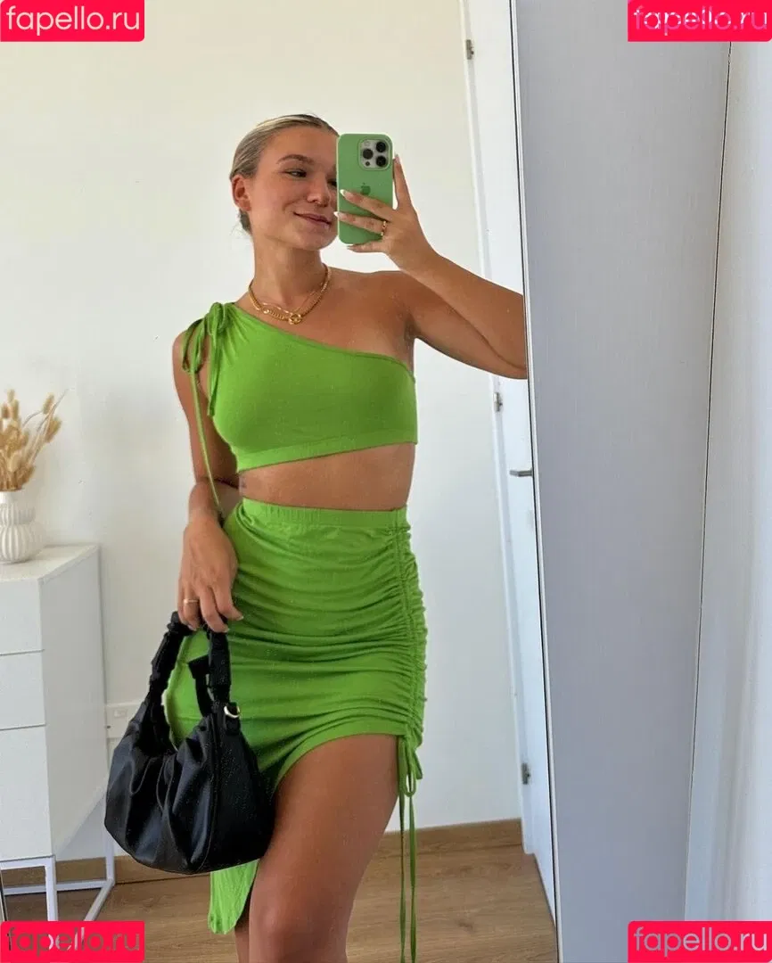 Alina Wachinger Onlyfans Photo Gallery 