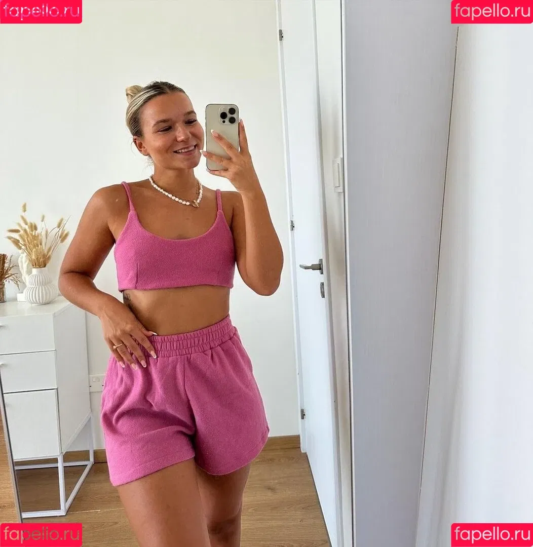 Alina Wachinger Onlyfans Photo Gallery 
