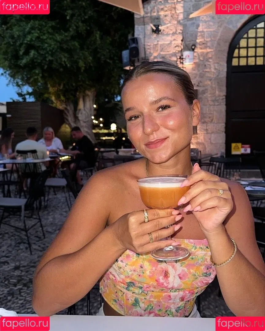 Alina Wachinger Onlyfans Photo Gallery 