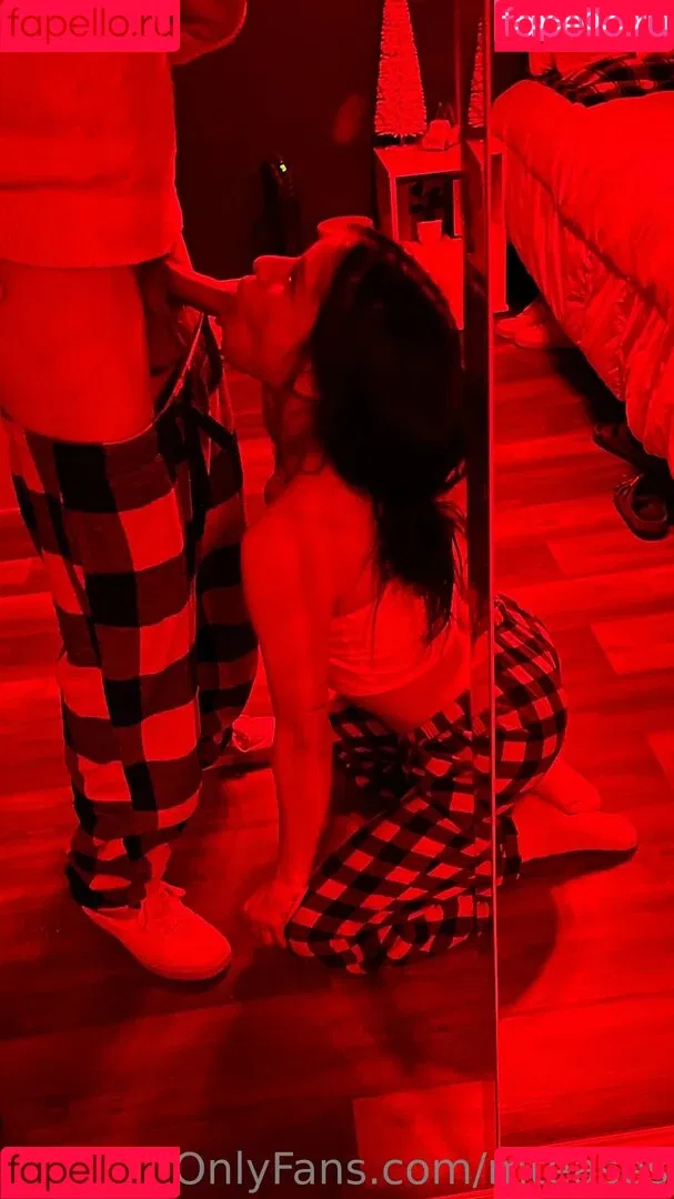 mteases Onlyfans Photo Gallery 
