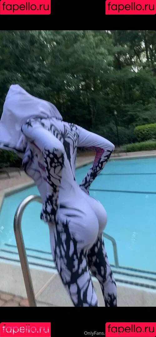 realmilesandgwen Onlyfans Photo Gallery 