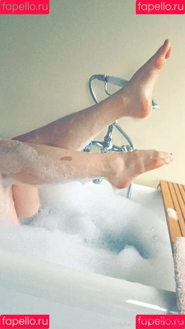 lilyevansfree Onlyfans Photo Gallery 