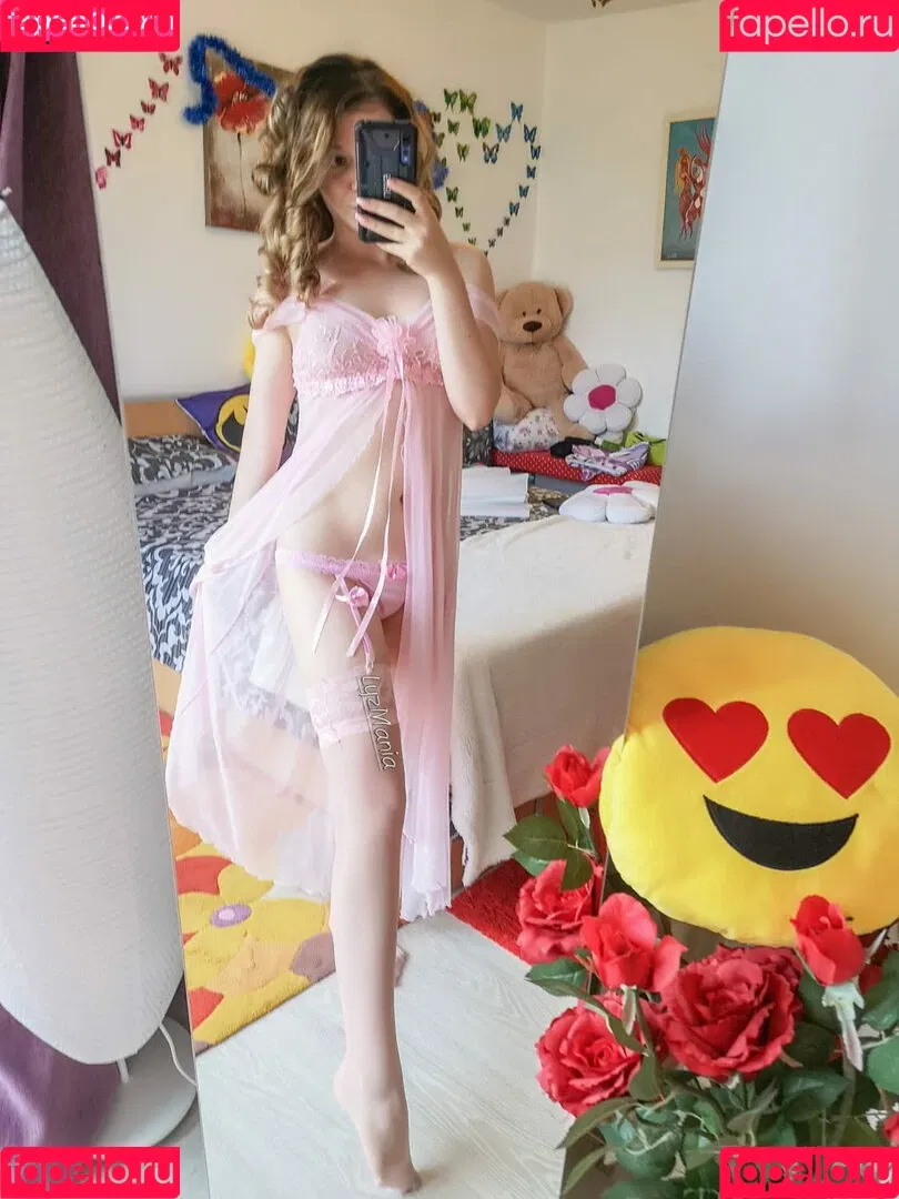 Lyzmania Onlyfans Photo Gallery 