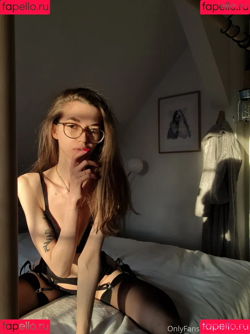 Pikdame / Kim Baltes Onlyfans Photo Gallery 