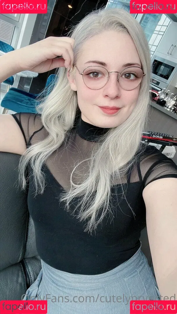 cutelyprverted Onlyfans Photo Gallery 