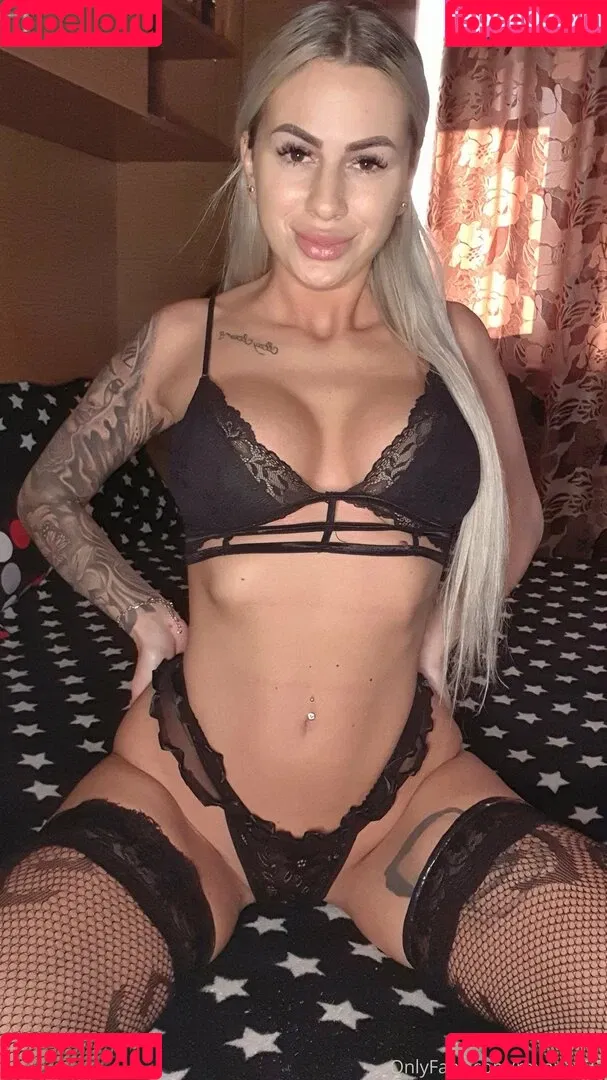 roxanaa23 Onlyfans Photo Gallery 