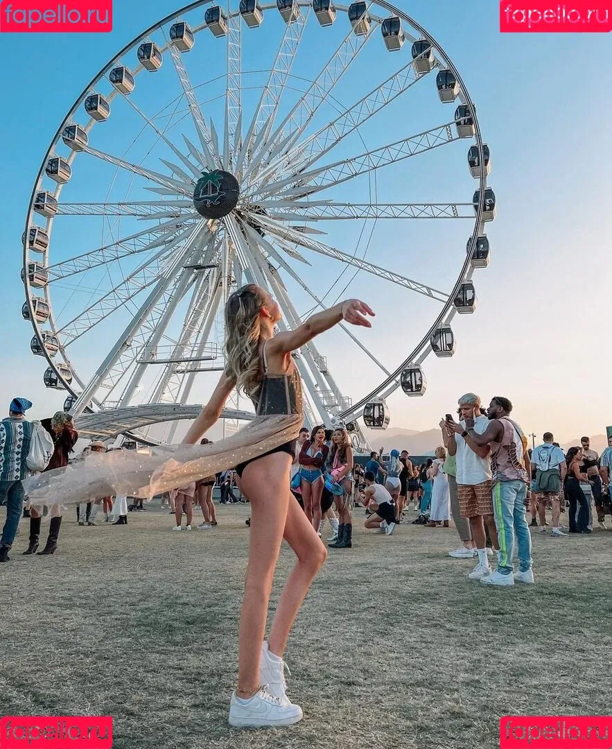 Lea Peach Onlyfans Photo Gallery 
