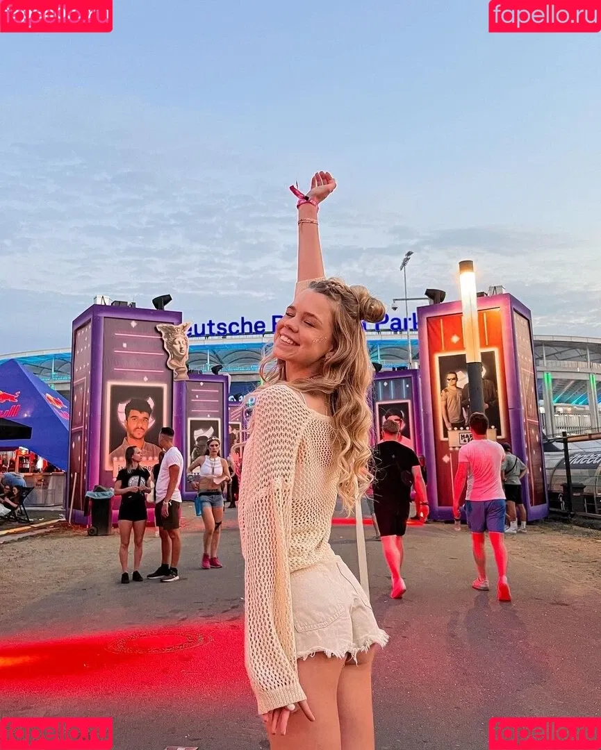 Lea Peach Onlyfans Photo Gallery 
