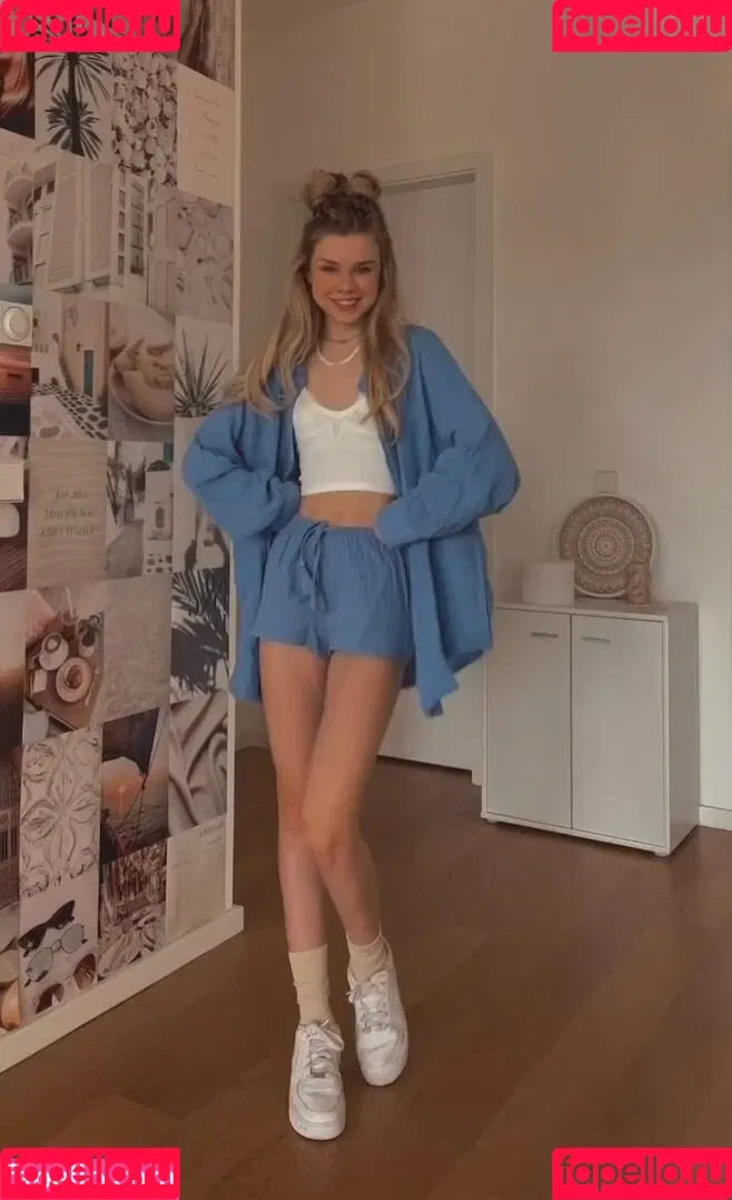 Lea Peach Onlyfans Photo Gallery 
