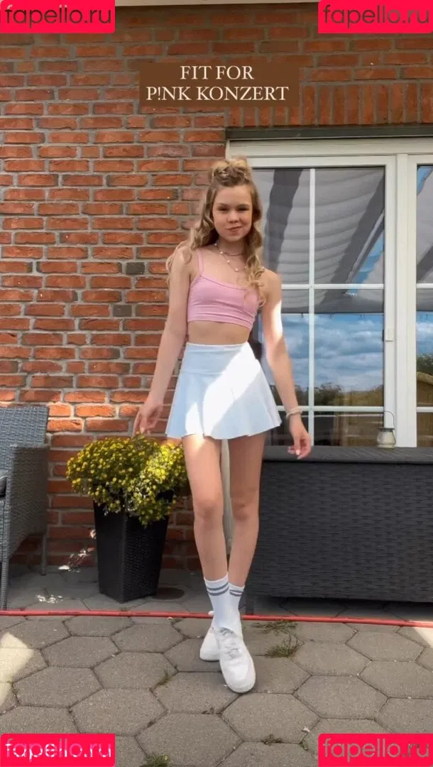 Lea Peach Onlyfans Photo Gallery 