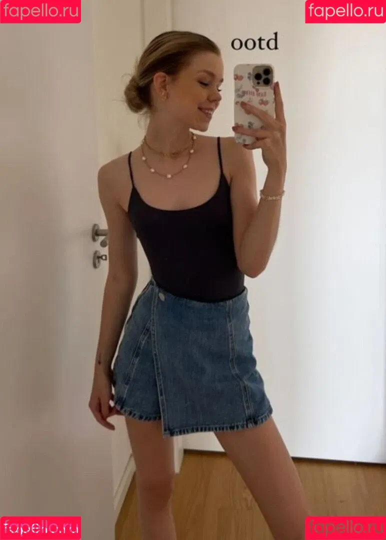 Lea Peach Onlyfans Photo Gallery 