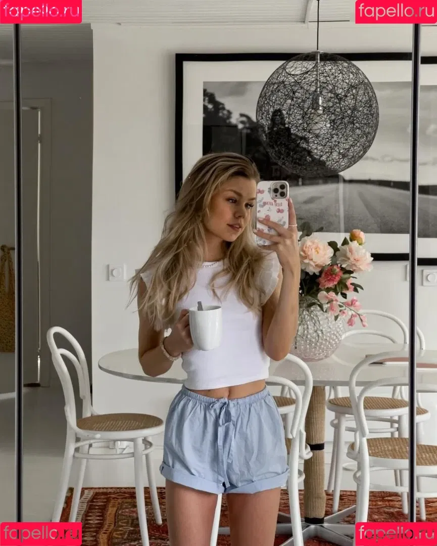 Lea Peach Onlyfans Photo Gallery 