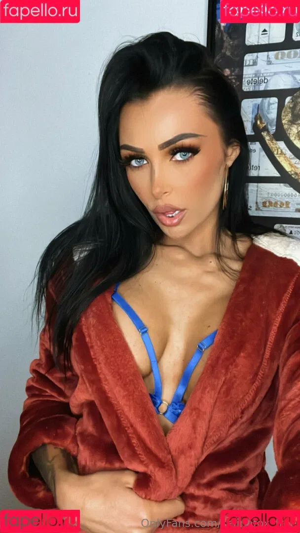selinafox_free Onlyfans Photo Gallery 