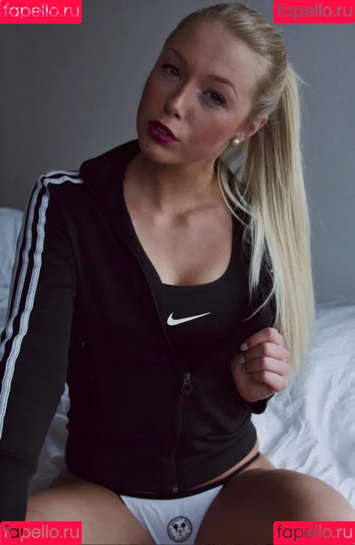Tessa Hövel Onlyfans Photo Gallery 