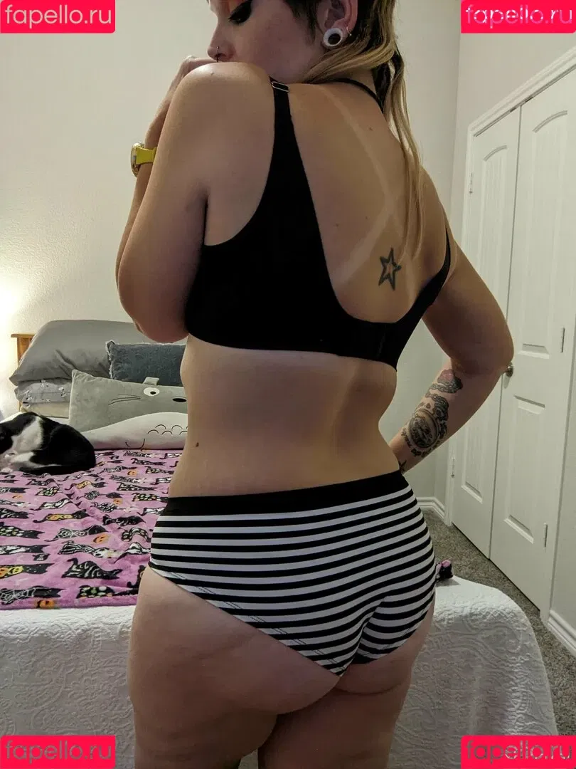 xlunakali Onlyfans Photo Gallery 