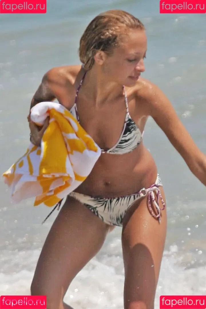 Nicole Richie Onlyfans Photo Gallery 