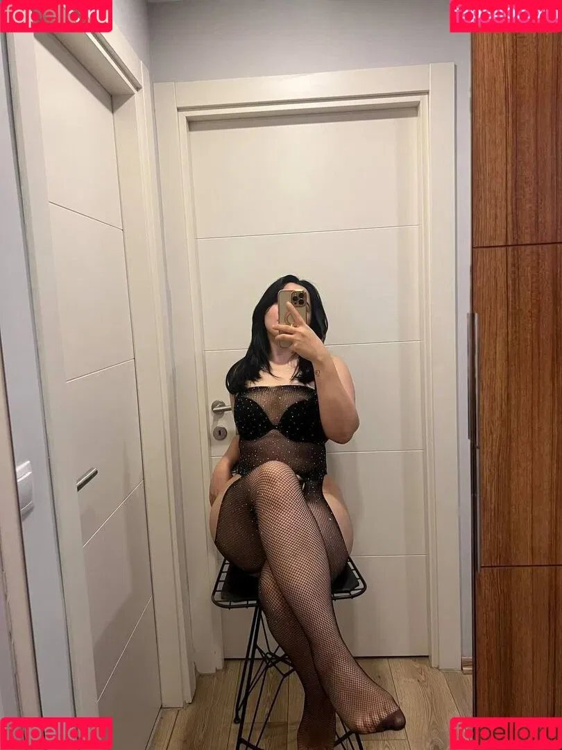 Sarem Uysal Onlyfans Photo Gallery Leaked Nude Sarem Uysal Image  