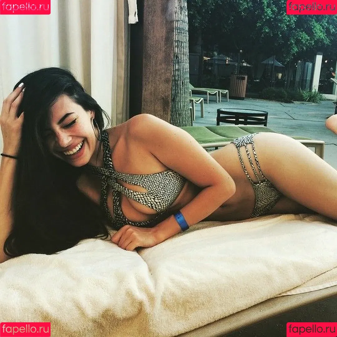 Chloe Bridges Onlyfans Photo Gallery 
