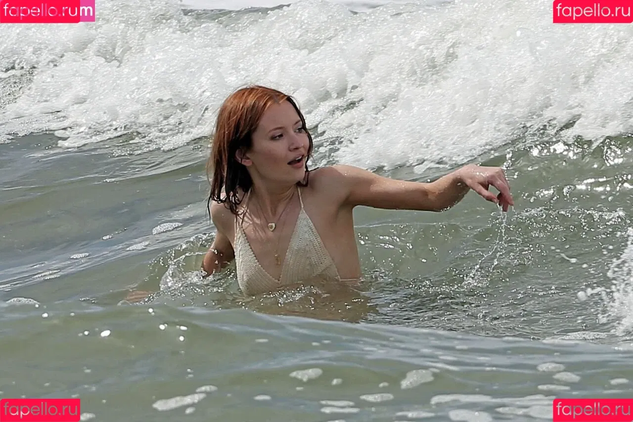 Emily Browning Onlyfans Photo Gallery 
