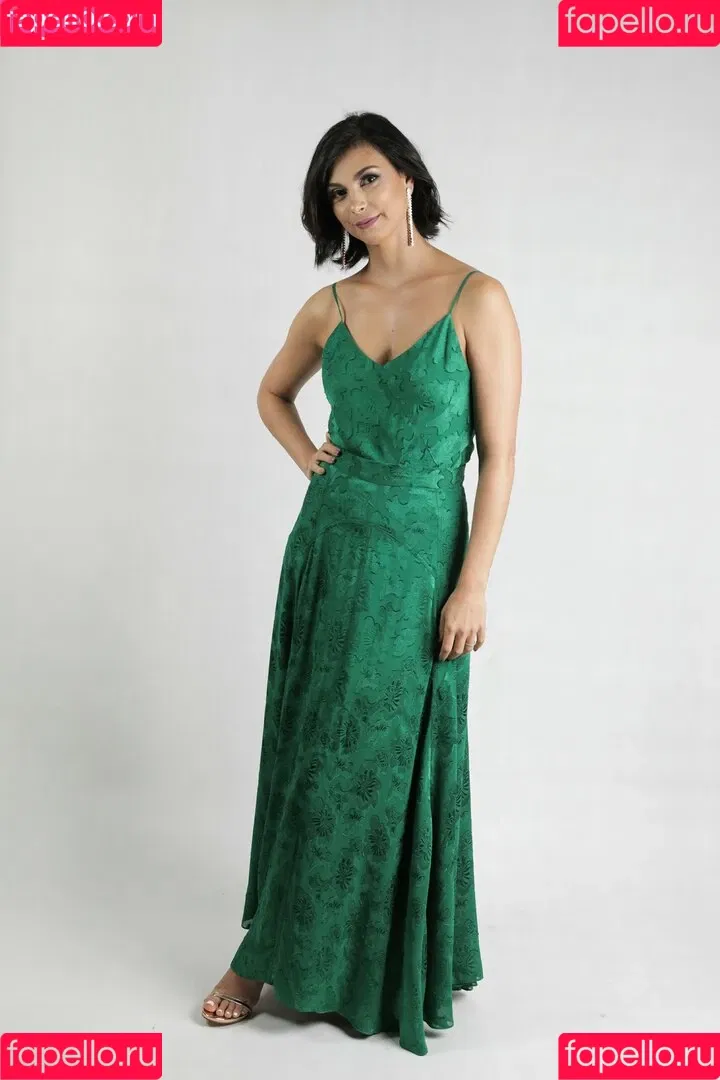 Morena Baccarin Onlyfans Photo Gallery 