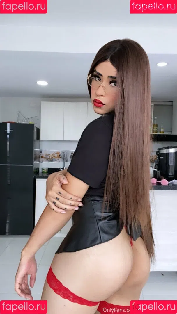 carolinewillsom Onlyfans Photo Gallery 