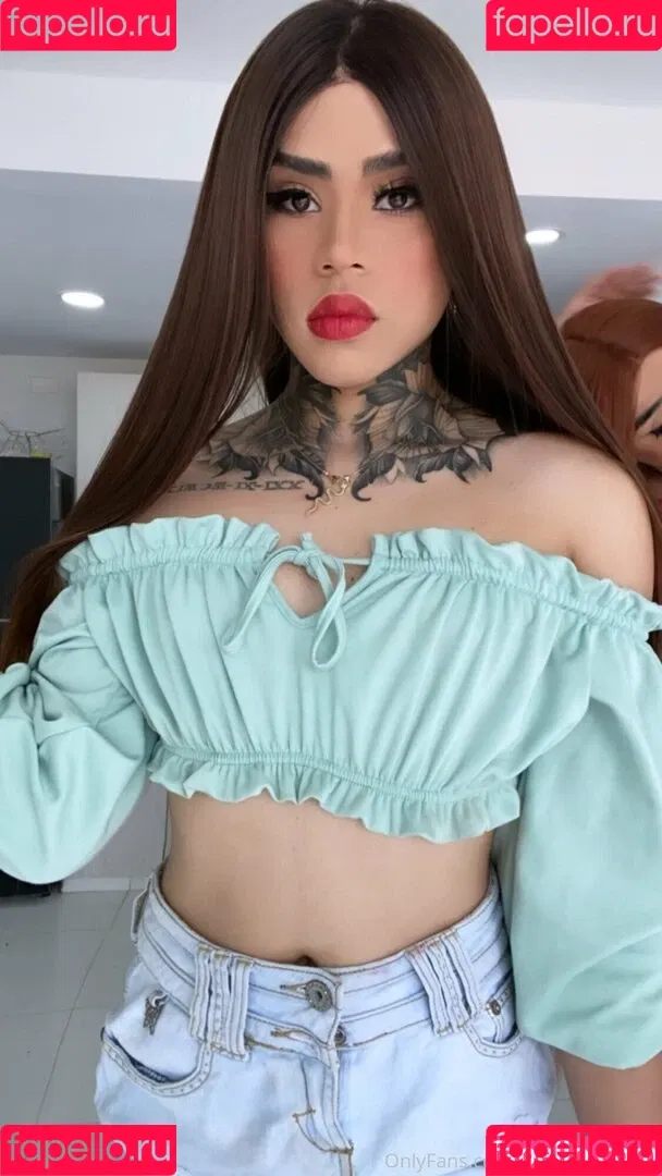 carolinewillsom Onlyfans Photo Gallery 