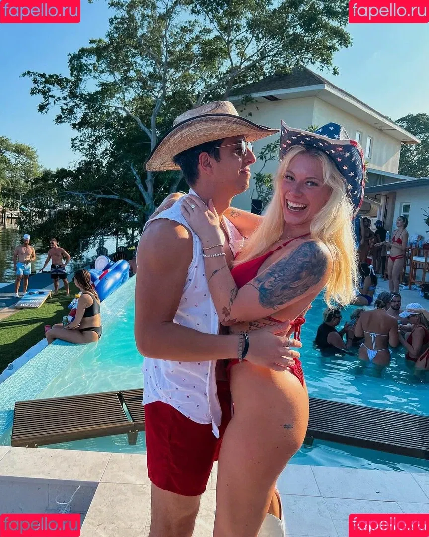Taylor Hughs Onlyfans Photo Gallery 