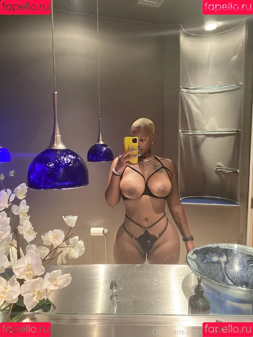 Blondiebandz Onlyfans Photo Gallery 
