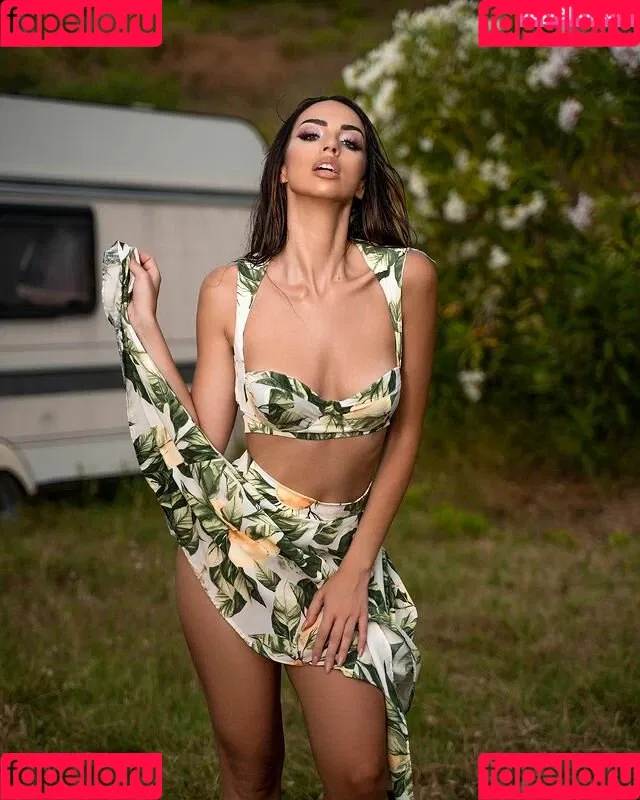 Leila Kraja Onlyfans Photo Gallery 
