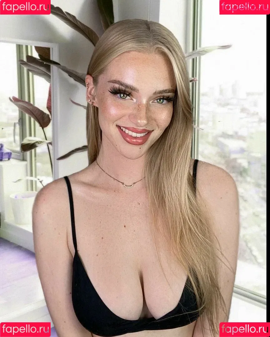 Shea Sheyliee Onlyfans Photo Gallery 