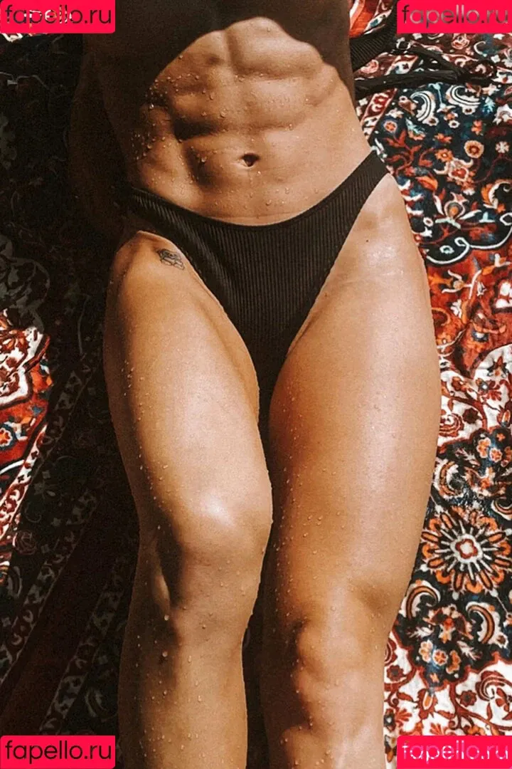 Leana (@dreamsofleana) Onlyfans Photo Gallery 